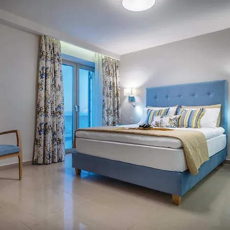 Neromylos Sleeps 10 Air Con Wifi Villa *