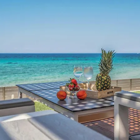 Neromylos Sleeps 10 Air Con Wifi فيلة